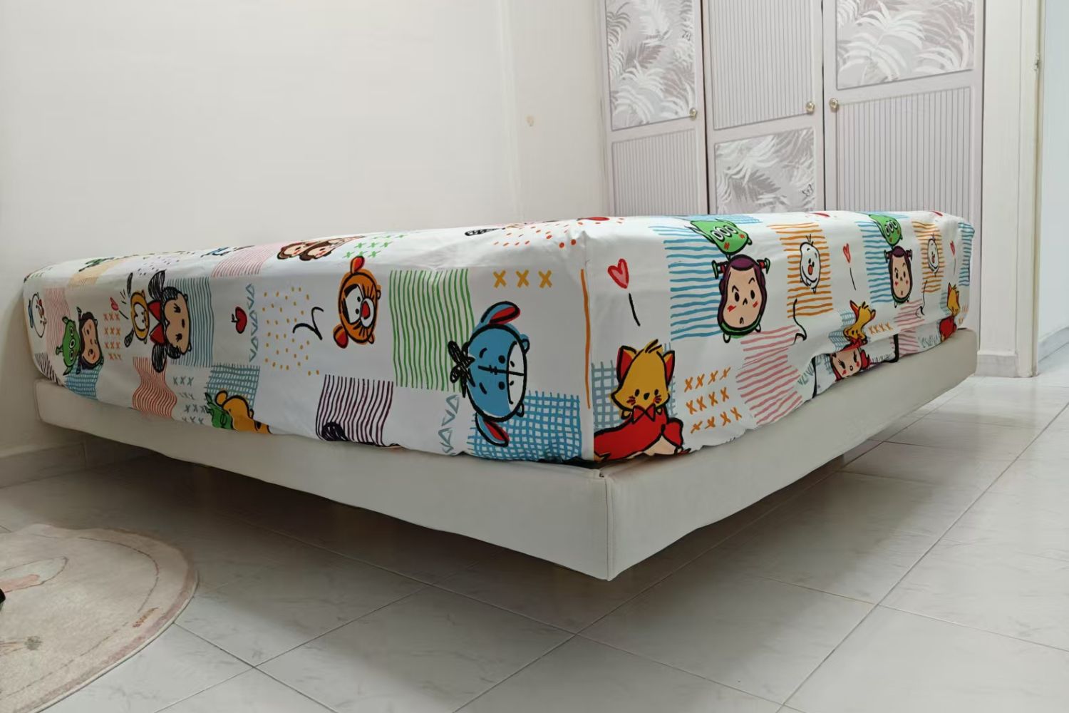 Crystal queen size beige fabric bed frame Jeshanne | Dec 24
