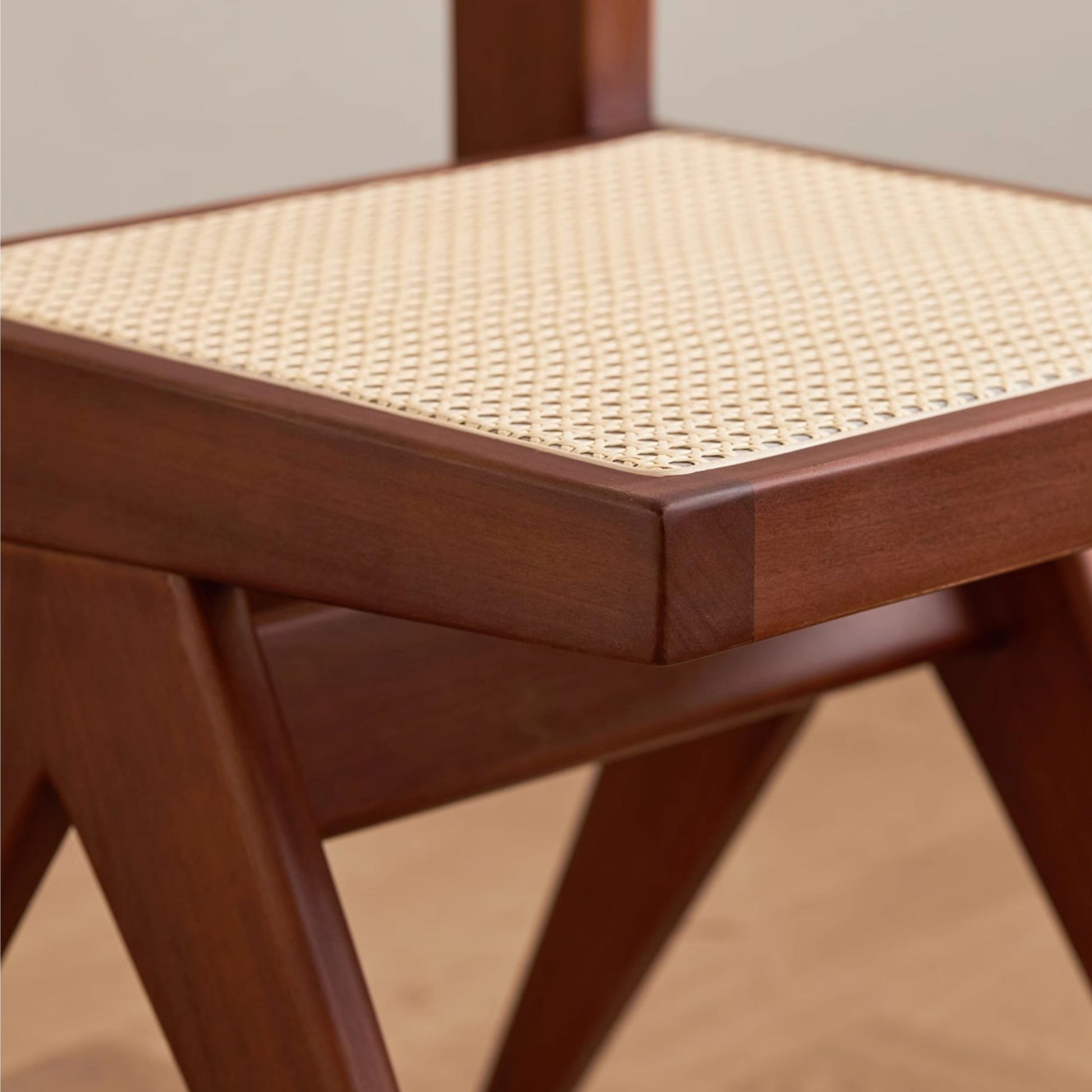 Tara poplar wood chair