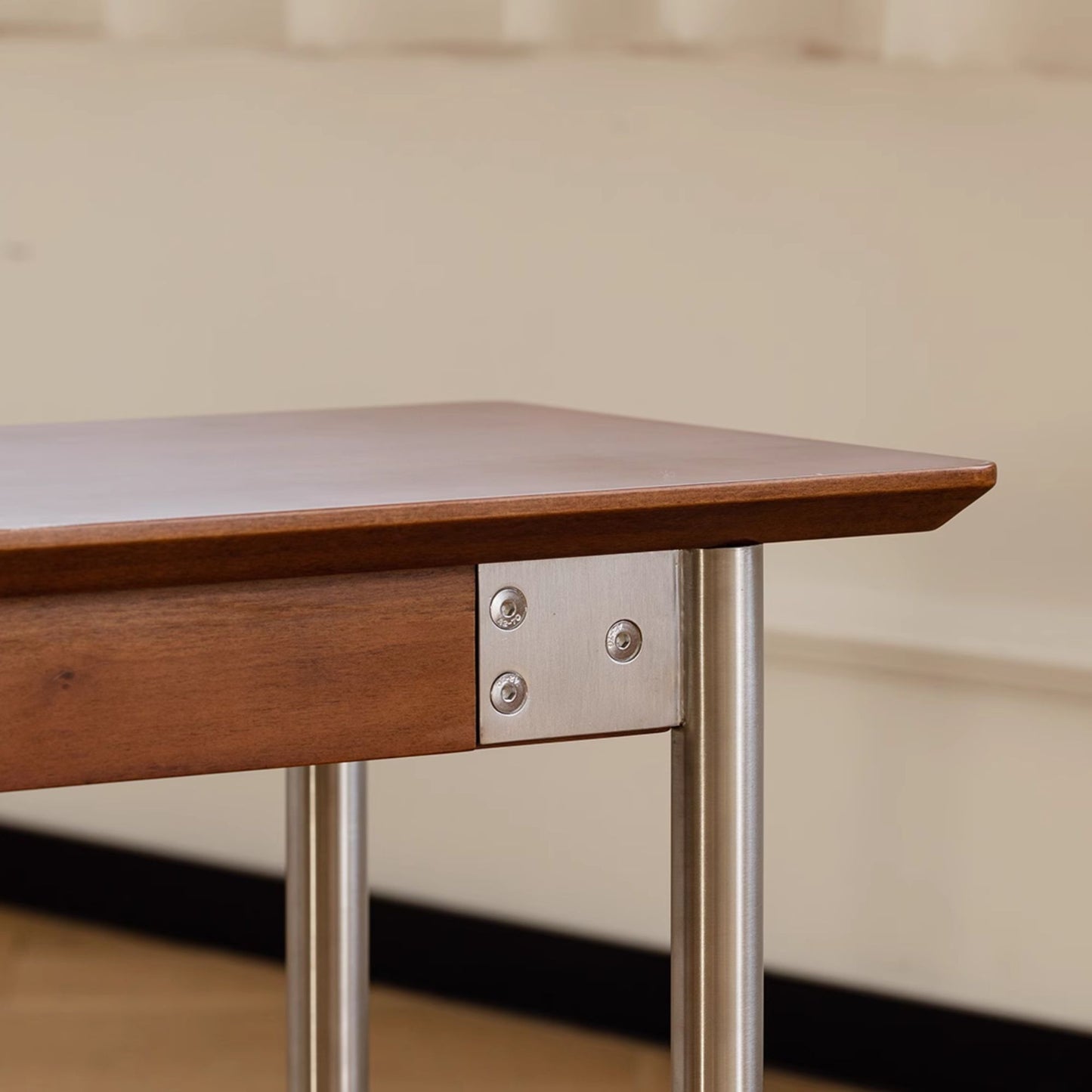 Taylor poplar wood bench