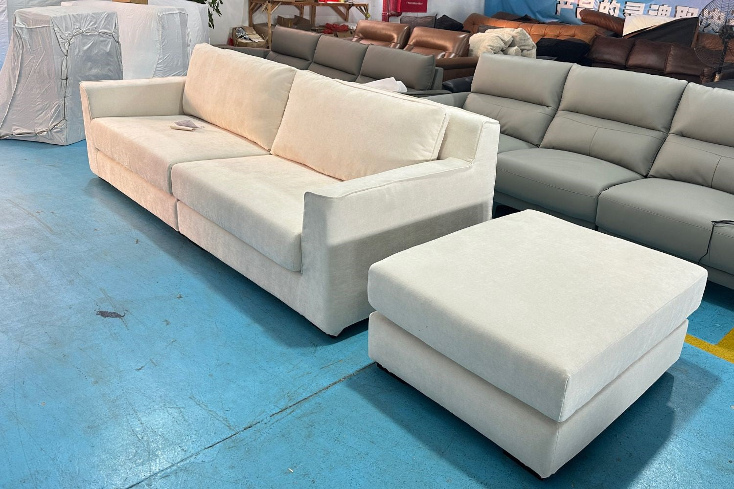 Comfort 260cm White Fabric Sofa + Ottoman Jeff Lee | Oct 24
