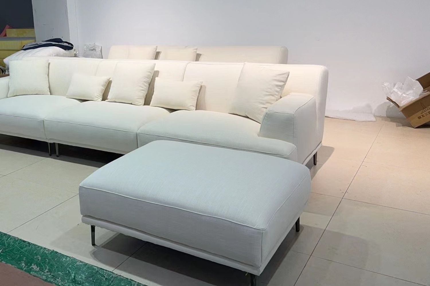 Crystal 100cm x 80cm White Ottoman Cham Meng | Feb 24