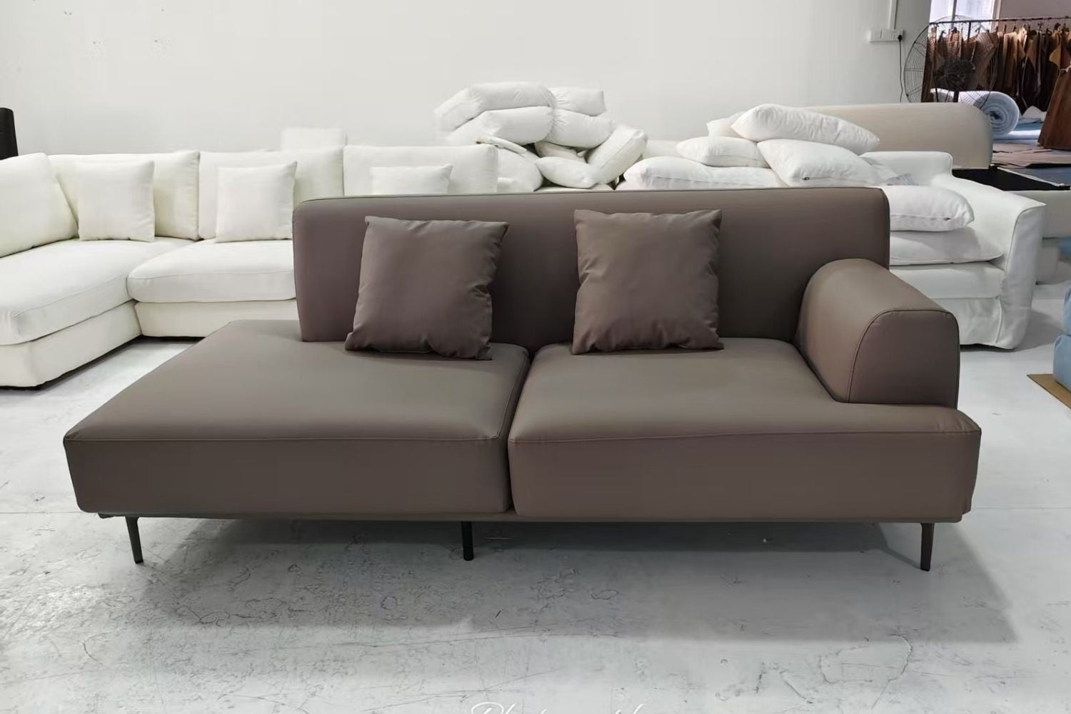 Crystal 200cm Grey Faux Leather One Arm Sofa Chiayiyien | June 25
