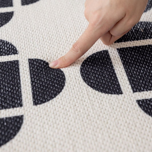 Octave washable rug black