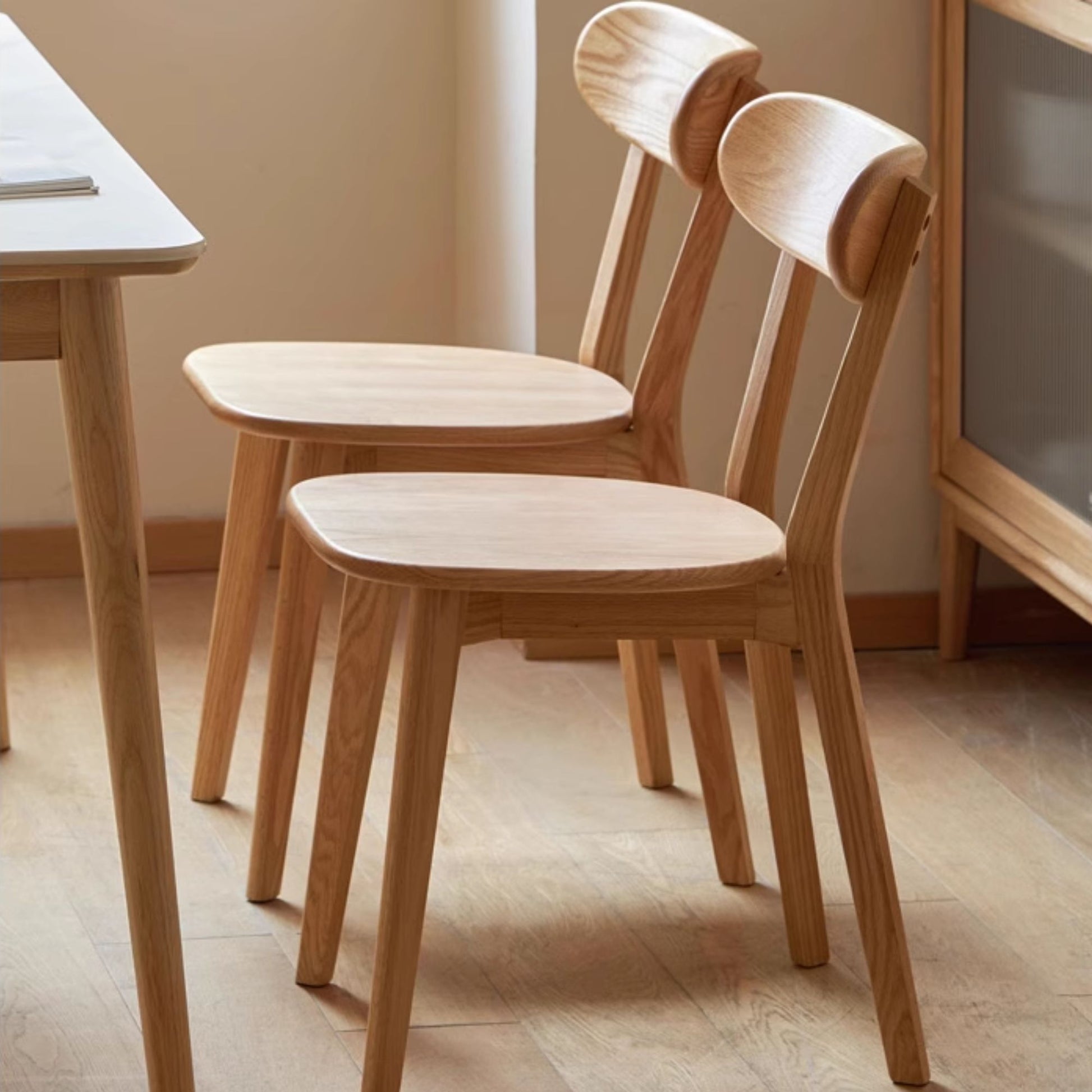 Tank oak wood chair in natural wood finish