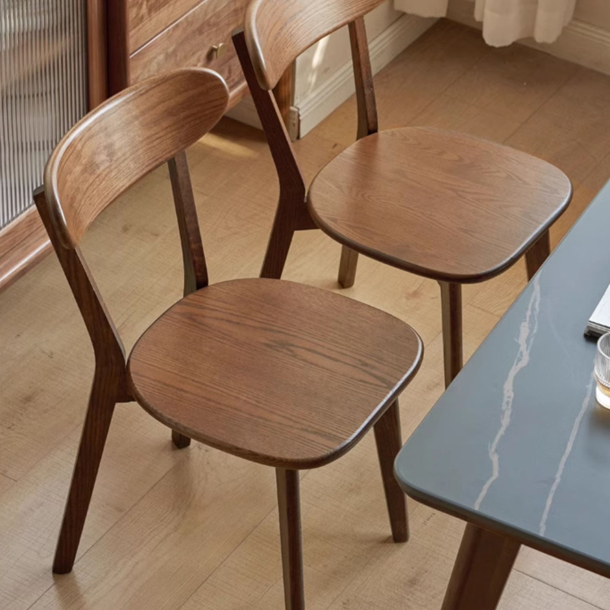 Tank oak wood chair in walnut finish