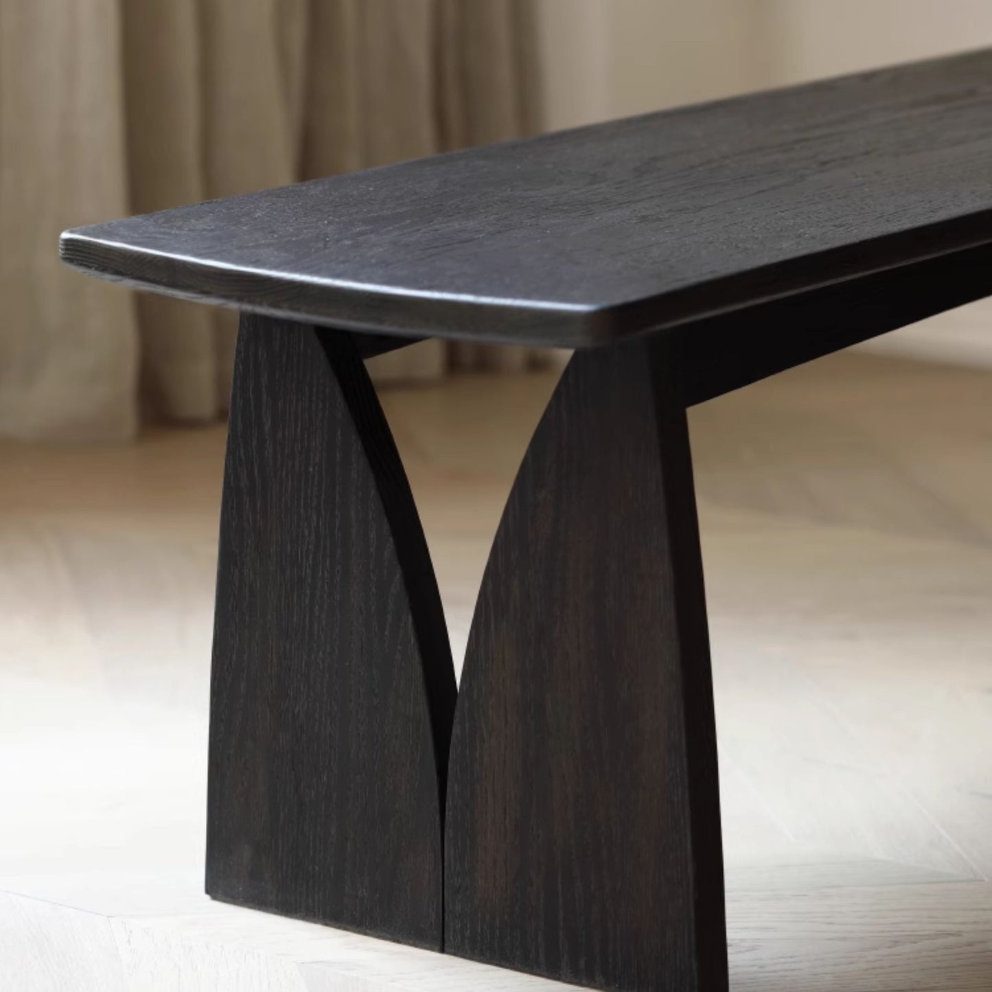 Tinta oak wood bench with black finish