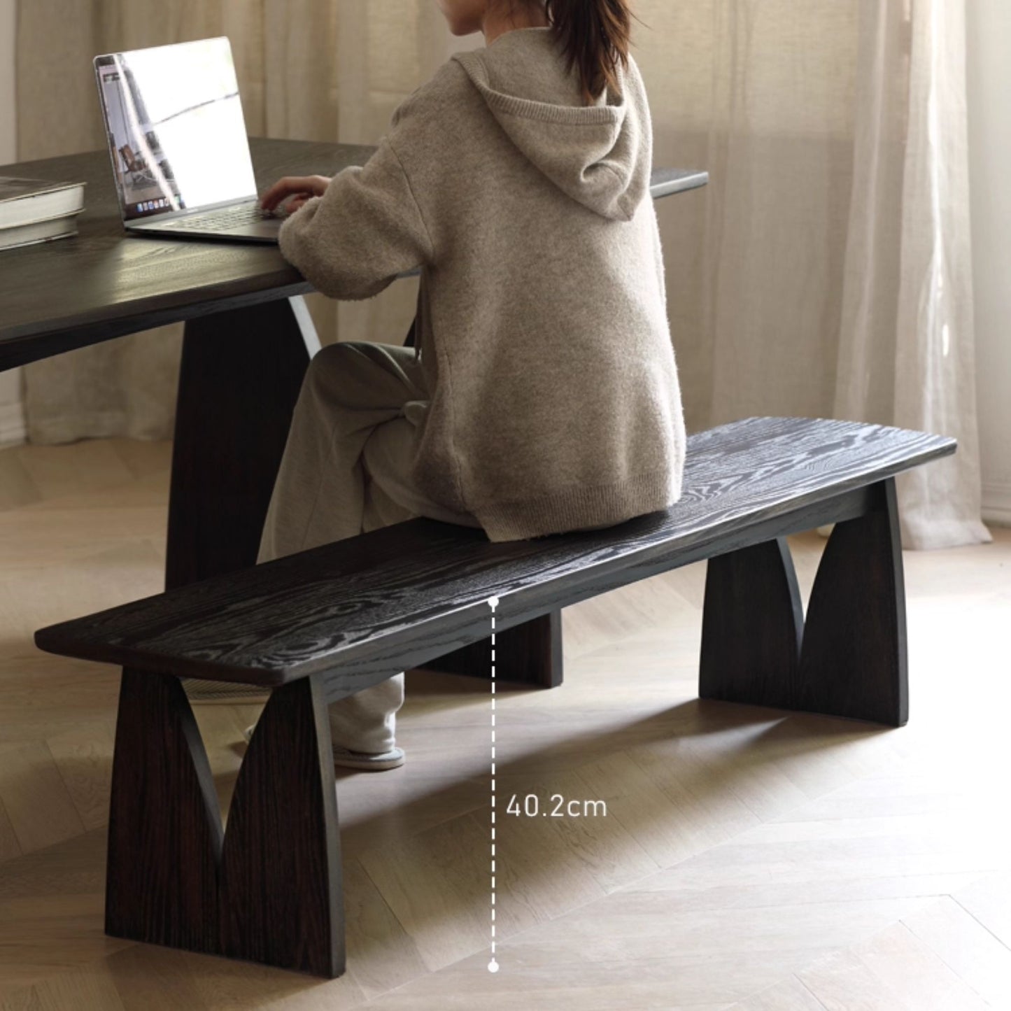 Tinta oak wood bench with black finish