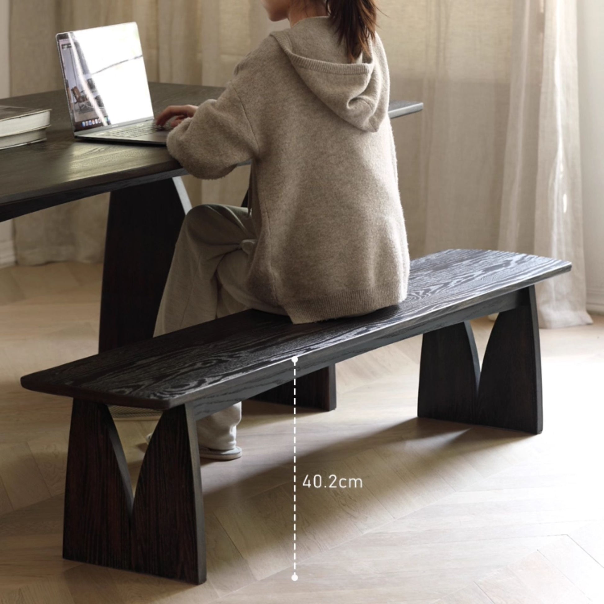 Tinta oak wood bench with black finish