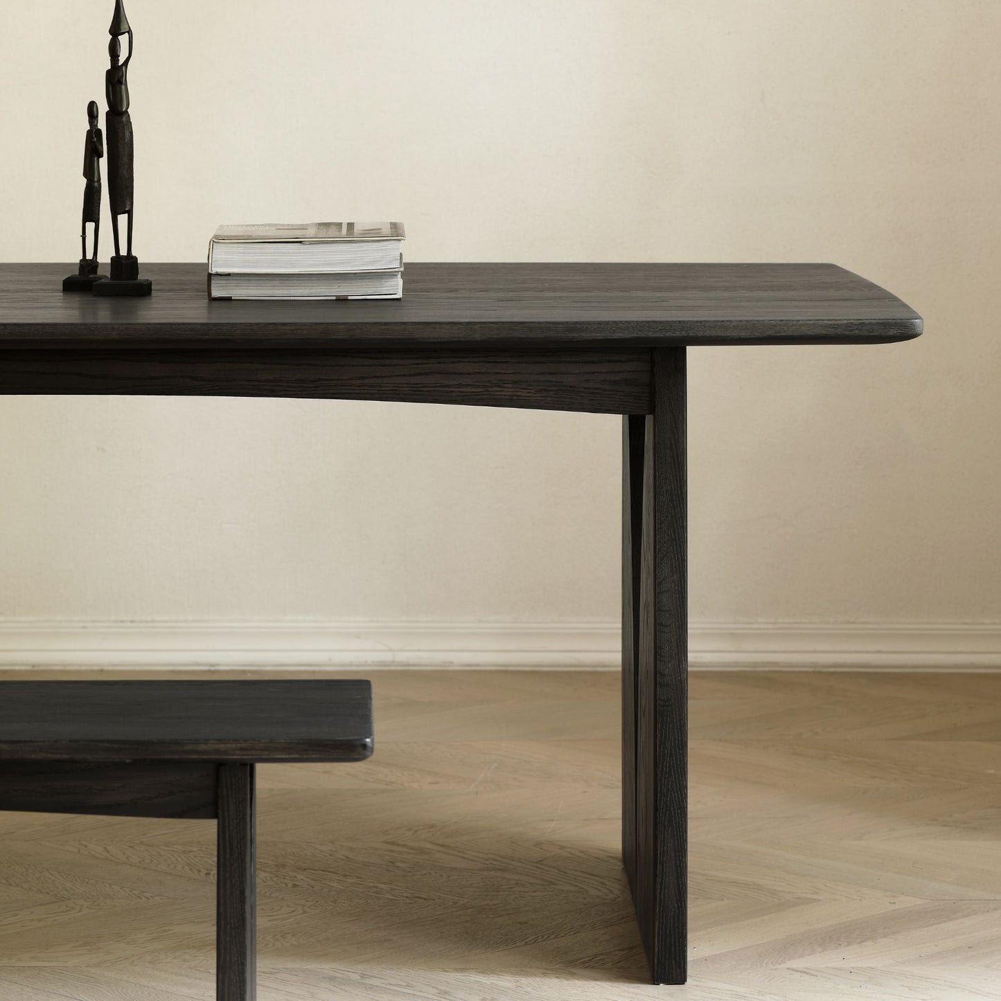 Tinta Oak Wood Dining Table