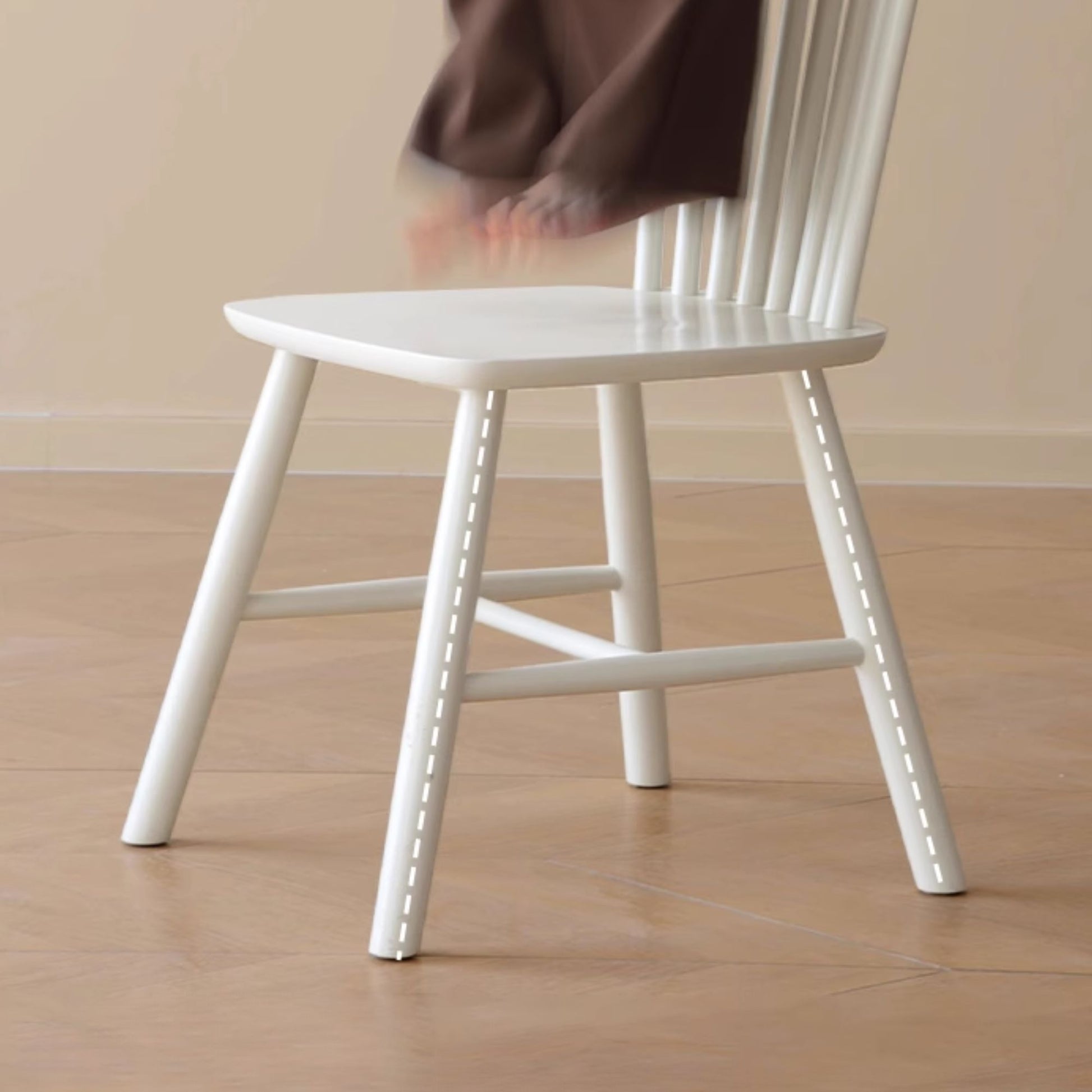 Toby rubberwood chair in white finish