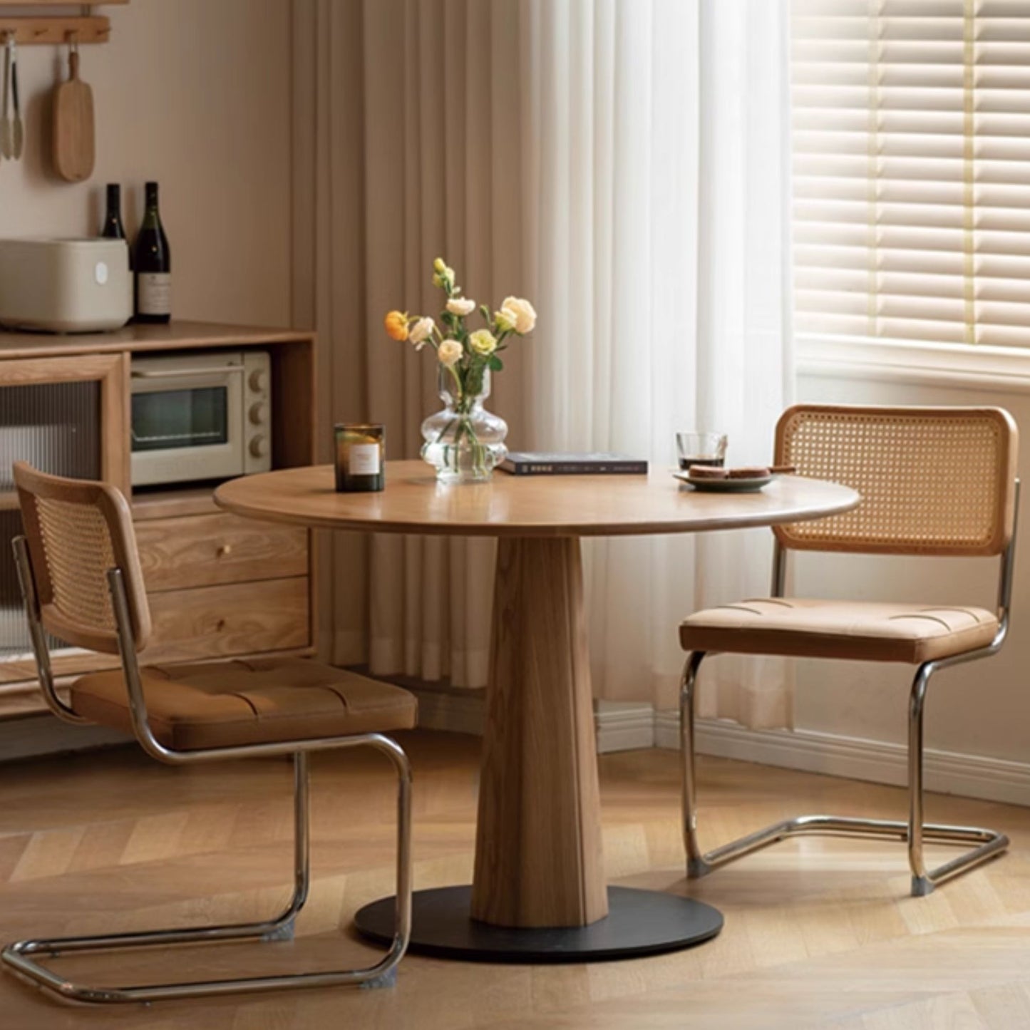 Tondo oak wood round dining table