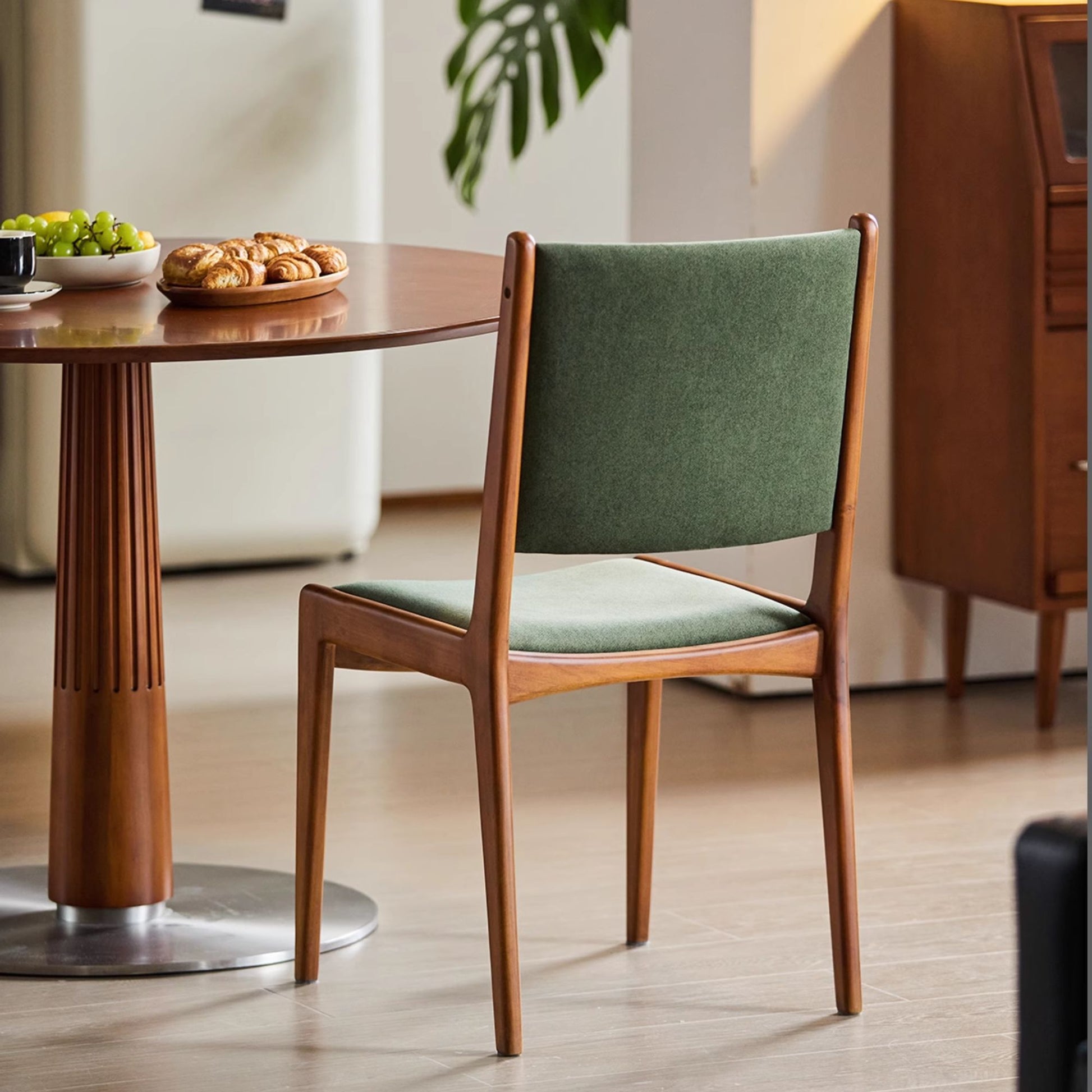 Troy poplar wood chair