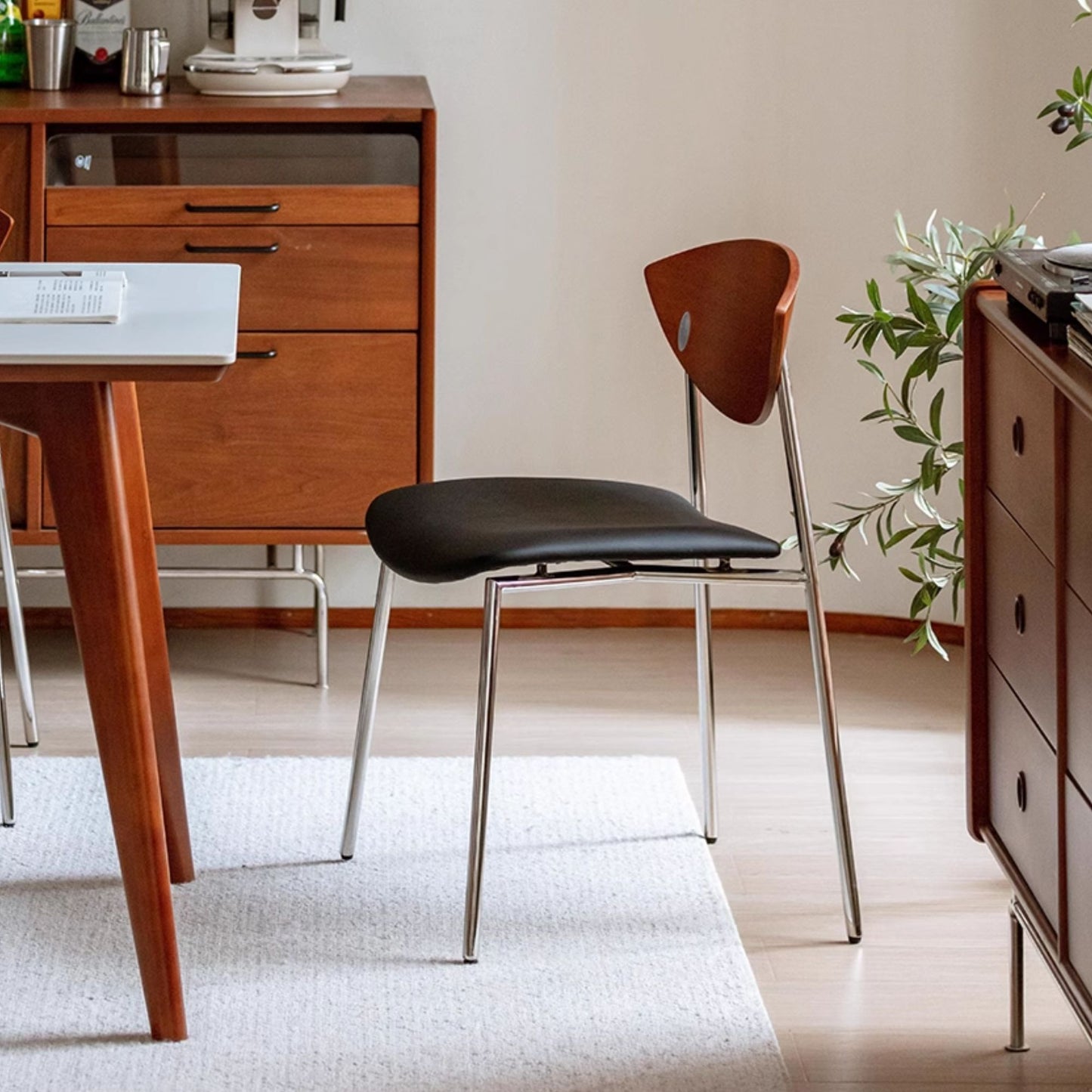Tyra stainless steel chair