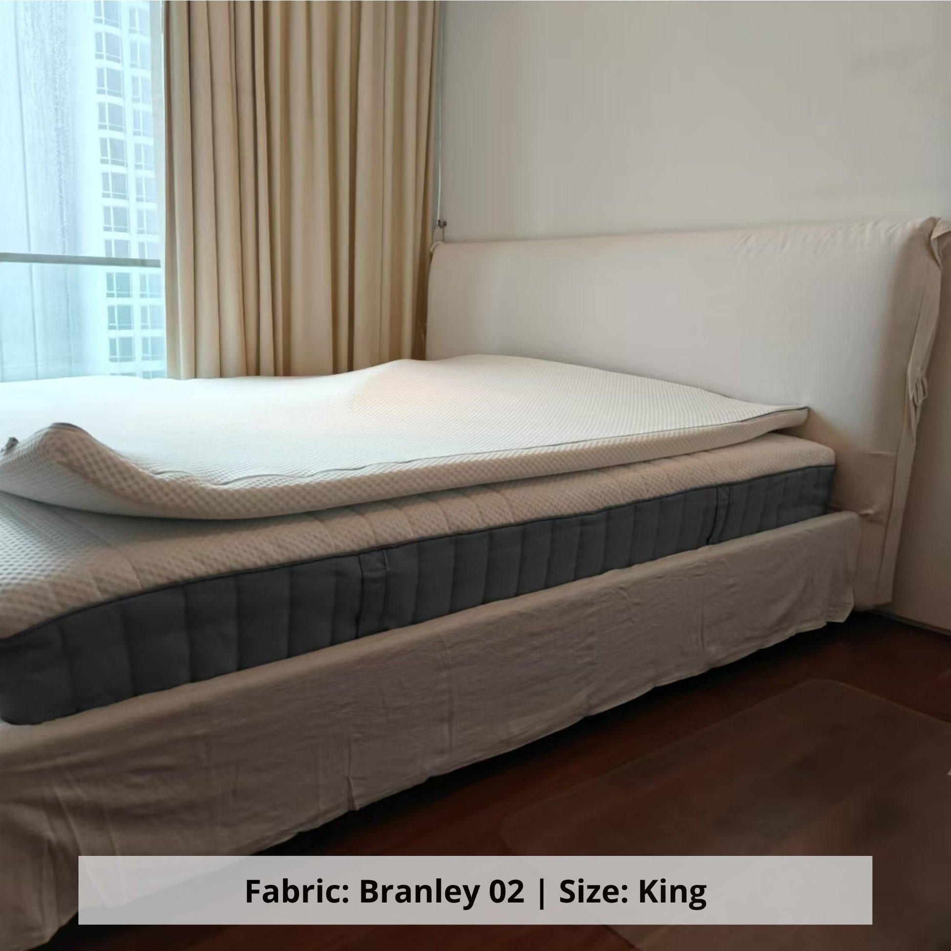 Cloud king size bed frame in Branley 02 white fabric sample (Other)