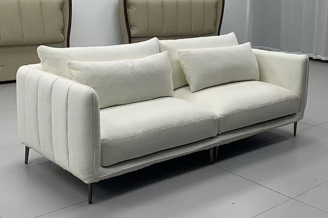 files/factory_Casper_220cm_white_fabric_sofa_Jorita_Ng_Dec_2024.jpg
