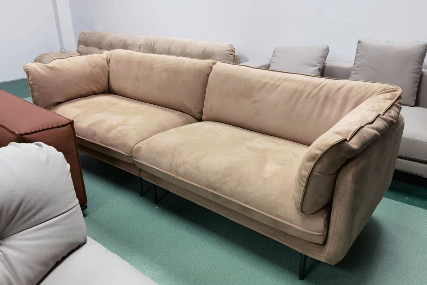 Cuddle 250cm Beige fabric sofa | Demo