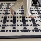 Octave washable rug black