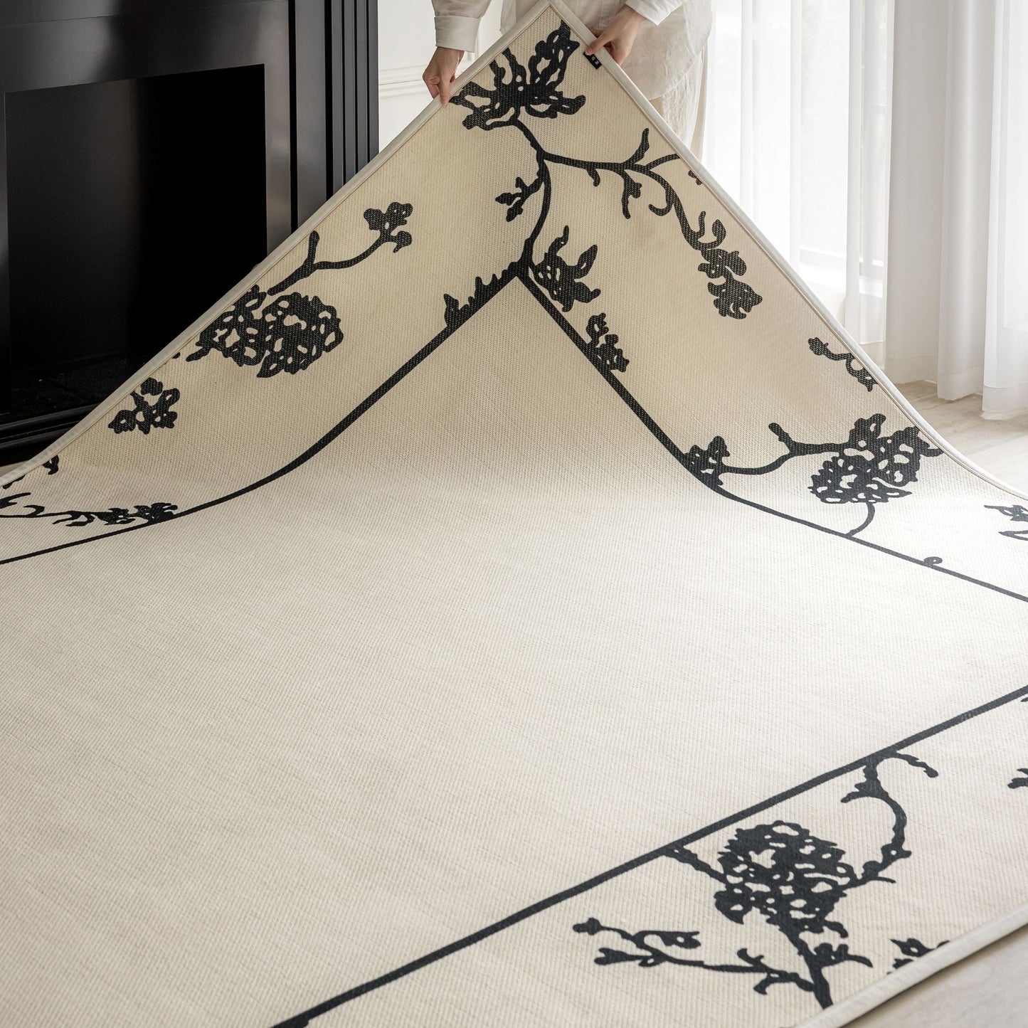 Osman washable rug white