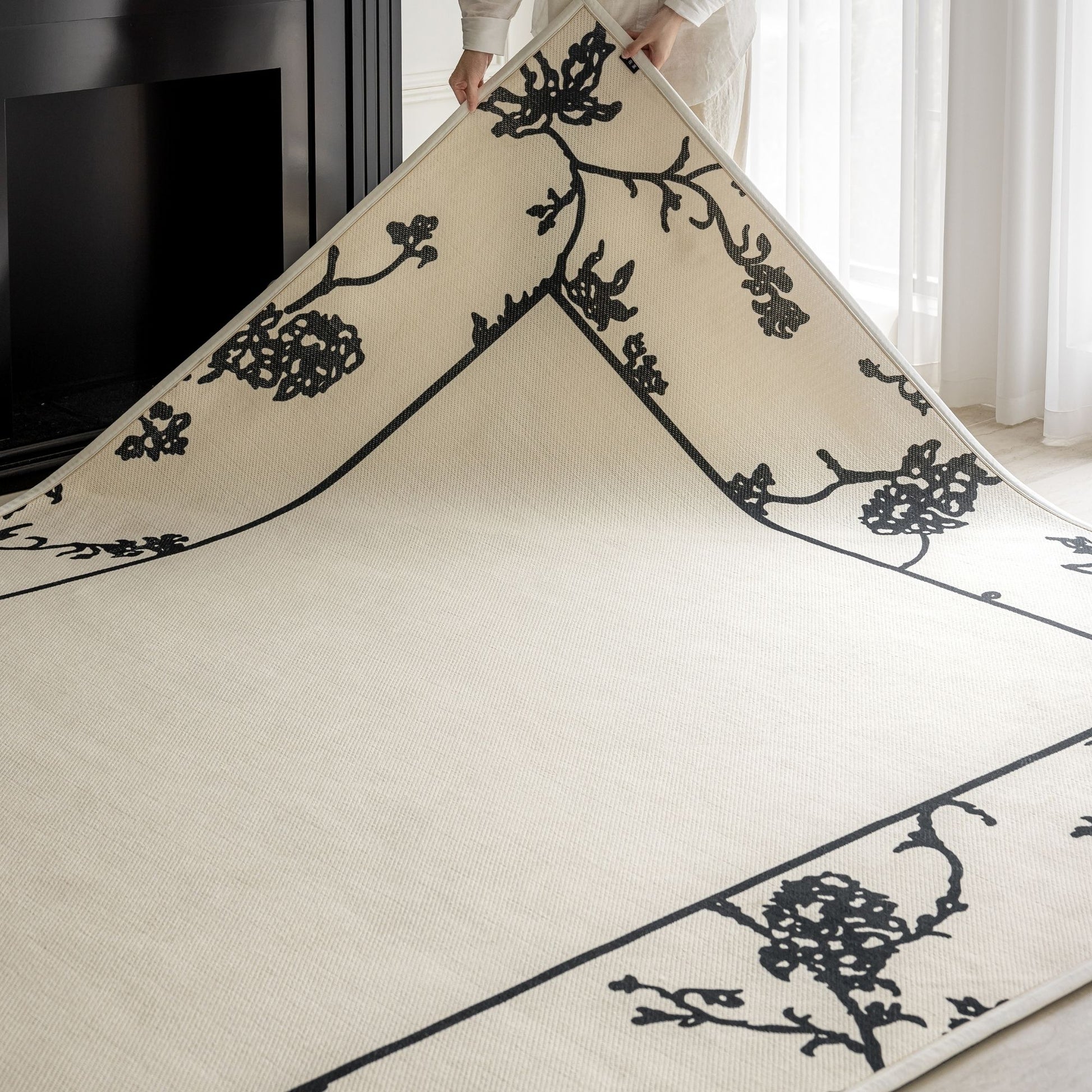 Osman washable rug white