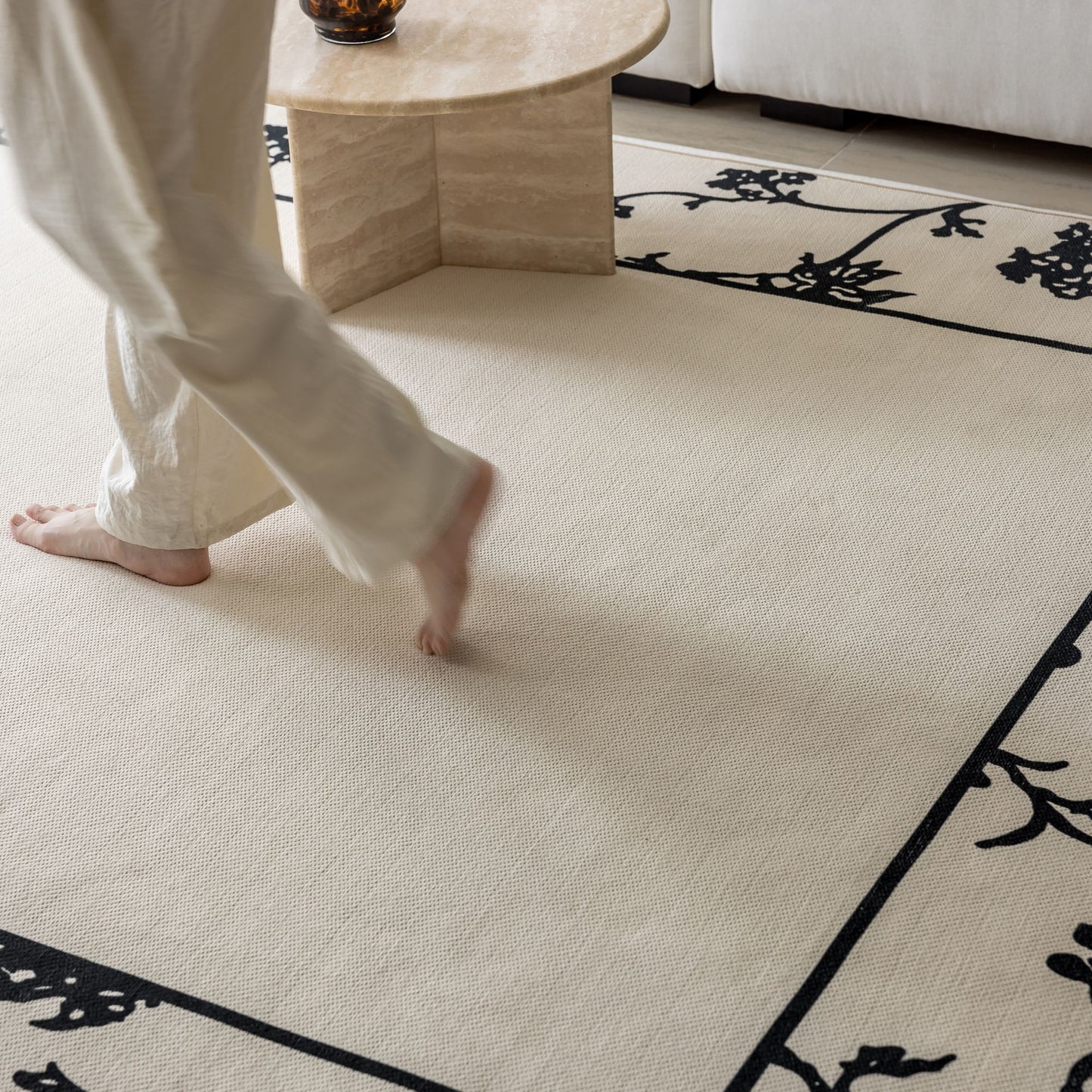 Osman washable rug white