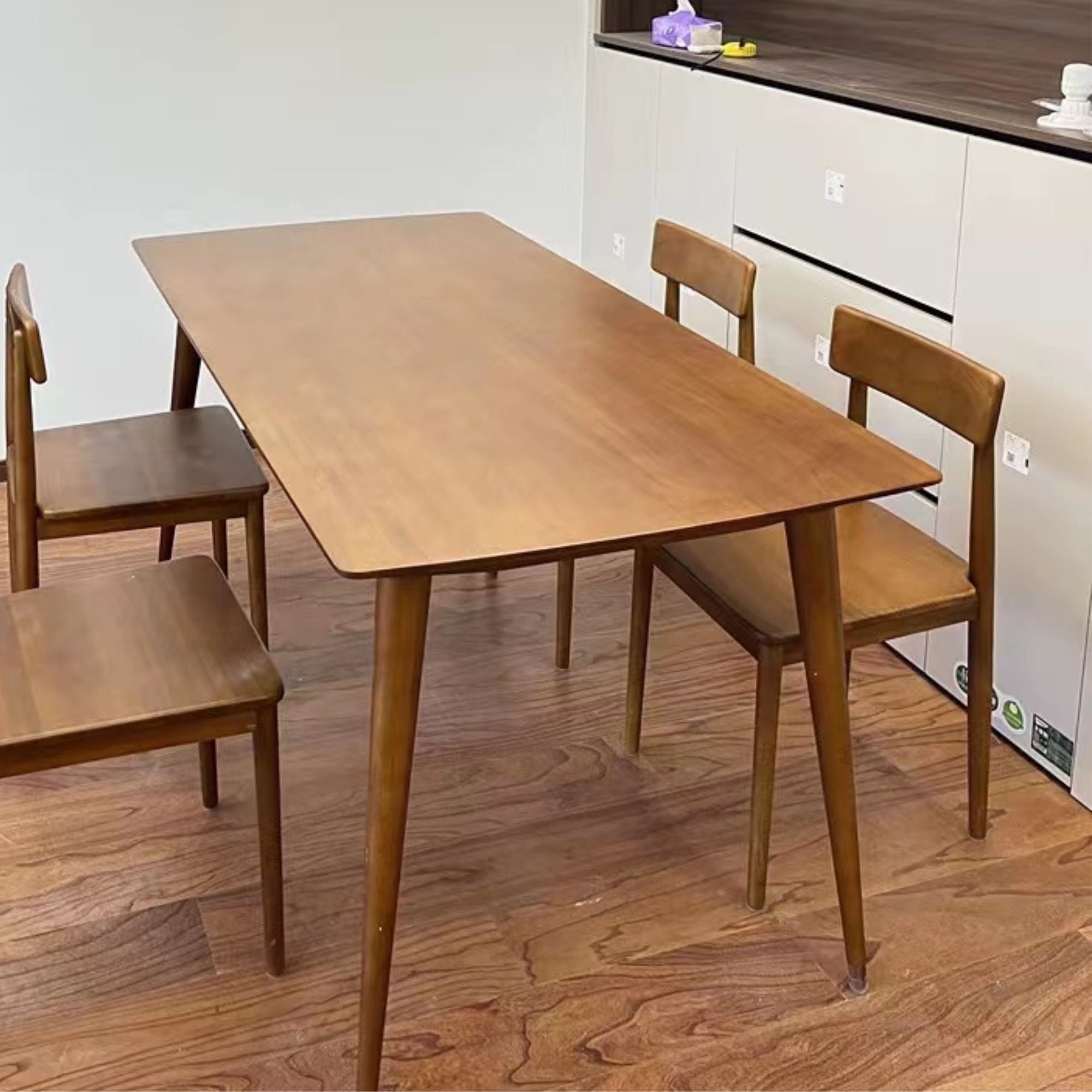 Tranquil poplar wood dining set with chair