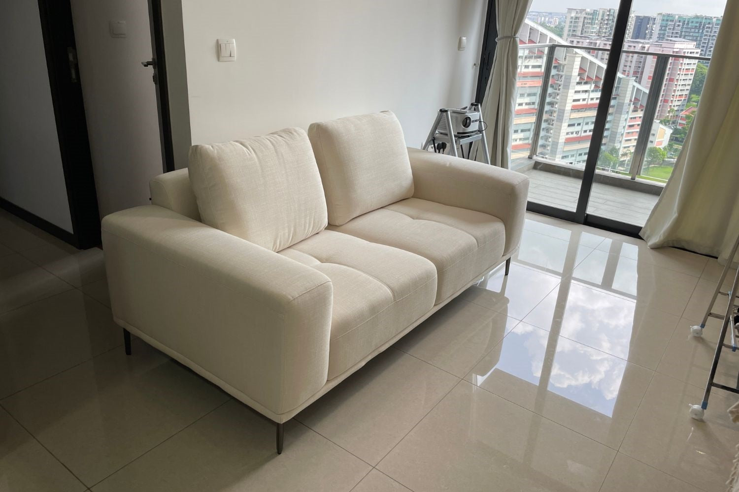 Calm 180cm white fabric sofa