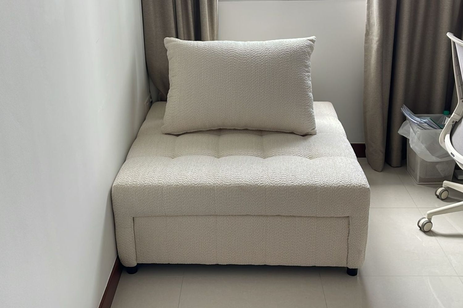 Candy 105cm 1 seater white boucle fabric sofa