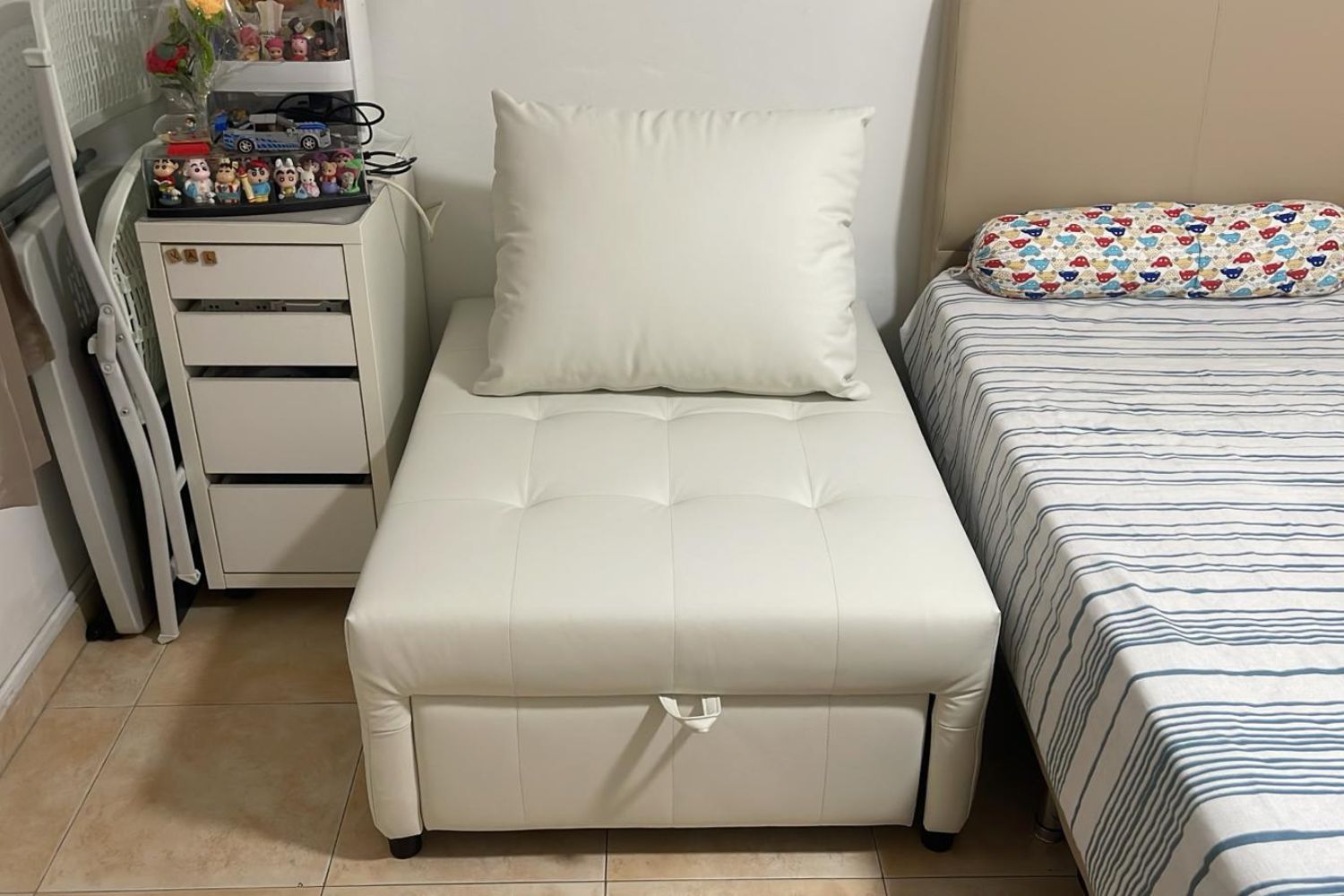 Candy white pet friendly vegan leather sofa bed
