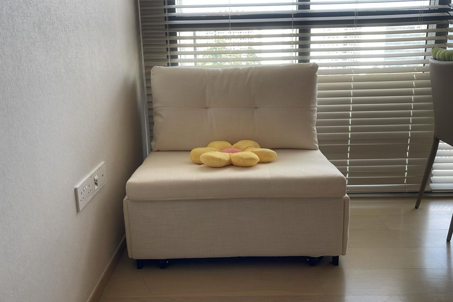 Ciabatta 96cm white (Toby 02) fabric sofa bed