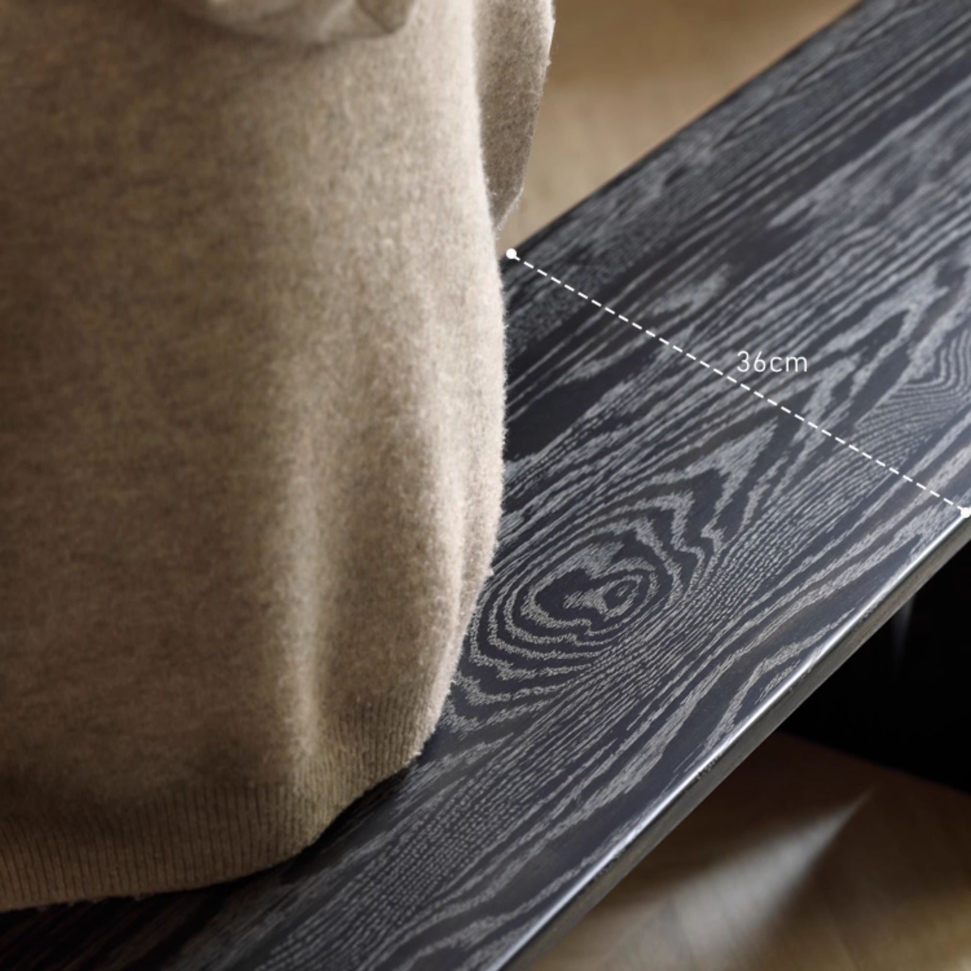 Tinta oak wood bench with black finish